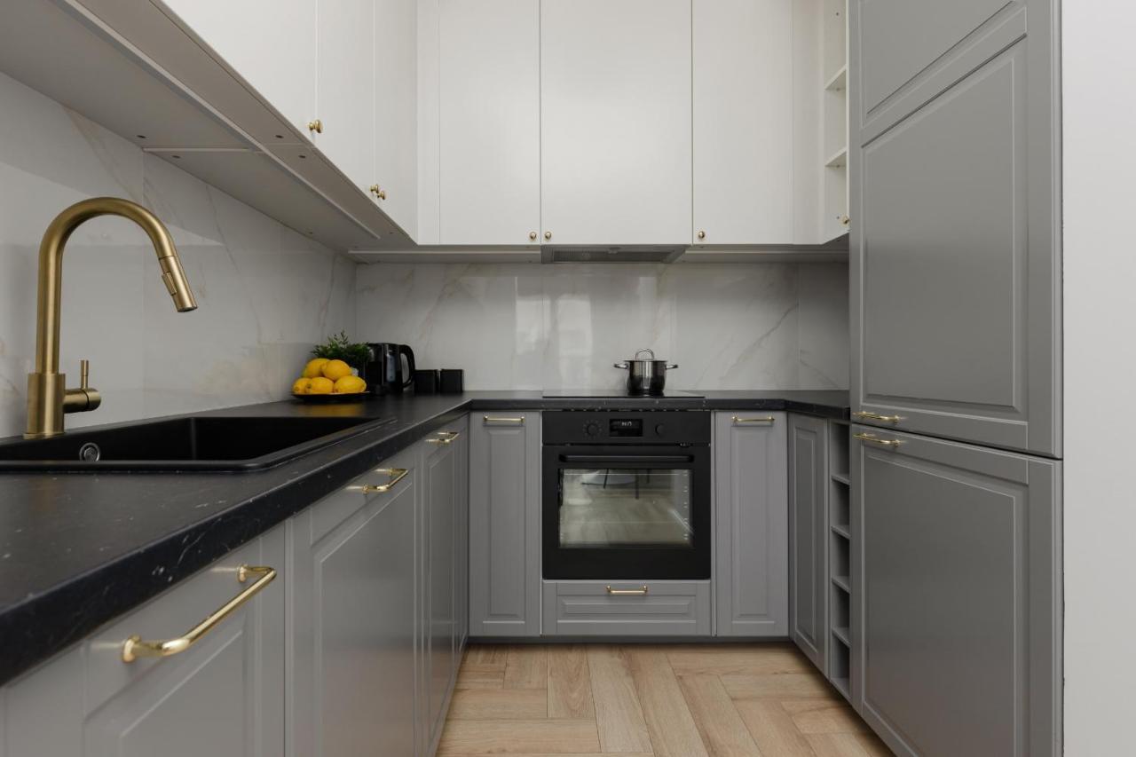 Stylish Apartment Kolejowa & Parking & Balcony By Noclegi Renters Varşova Dış mekan fotoğraf