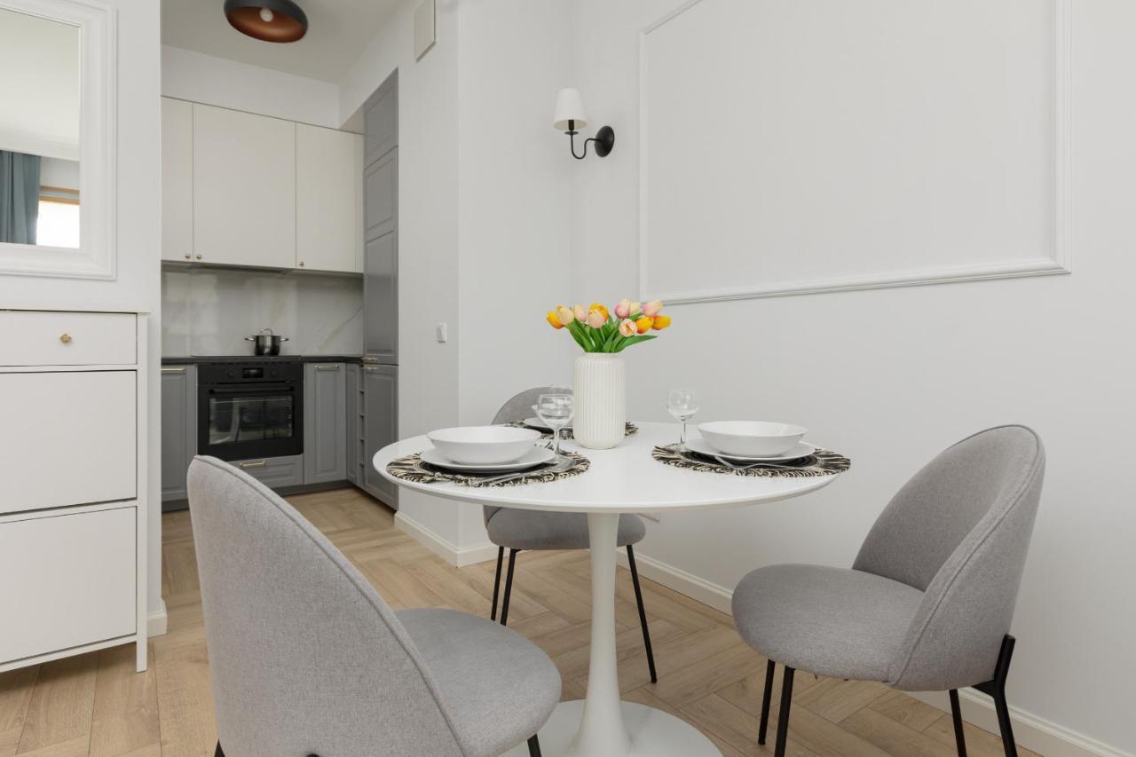 Stylish Apartment Kolejowa & Parking & Balcony By Noclegi Renters Varşova Dış mekan fotoğraf